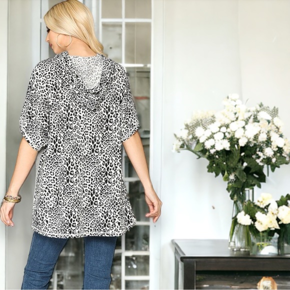 Leopard Print Colorblock Hooded Top - Picture 2 of 7